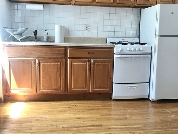 4th image of 100 E 7th St APT 5A