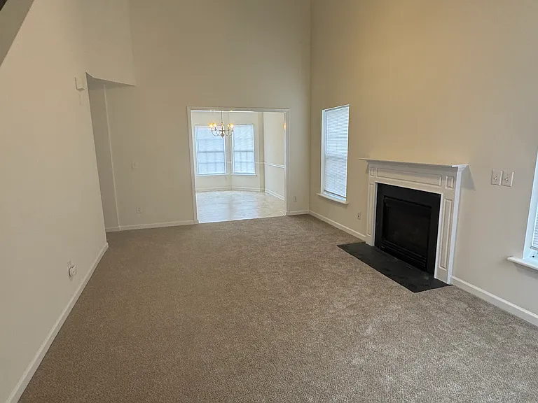 2538 Crescent Forest Dr — Photo 2
