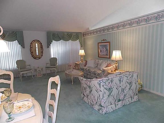 4th image of 10312 Rainbow Oaks Dr
