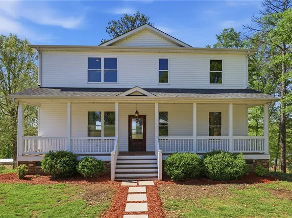 202 Allgood Dr, Pickens, SC 29671