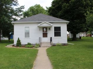 23 Holst St, Treynor, IA 51575