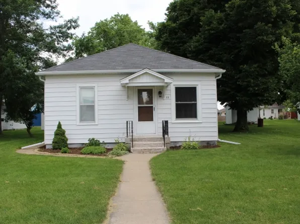 23 Holst St, Treynor, IA 51575