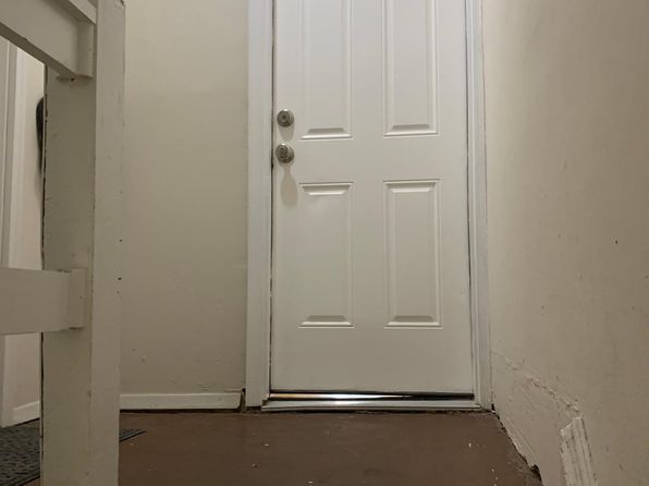 2213 S 15th St FLOOR 2