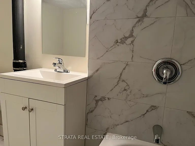 220 Holborne Ave — Photo 27
