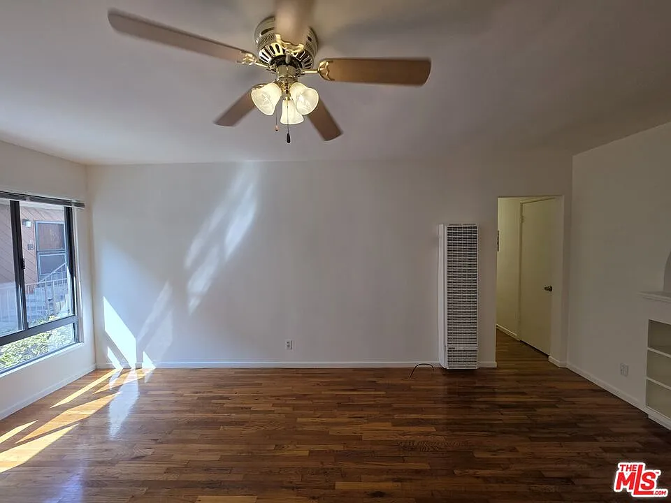 1 bed, 1.0 bath, 550 sqft, $1,900 — Photo 2