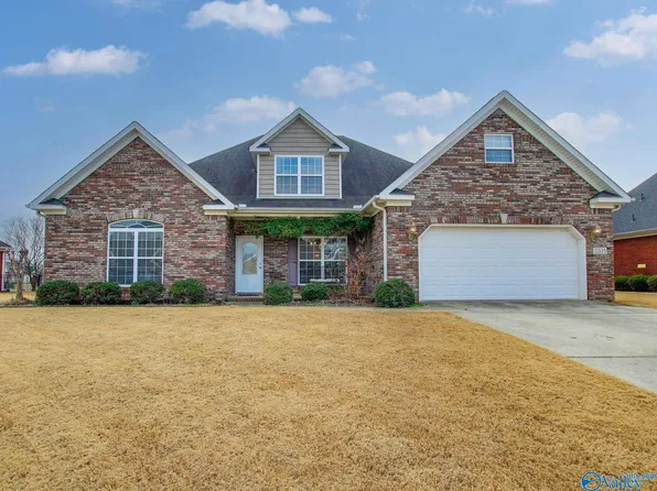 2203 Naples Dr, Decatur, AL 35603