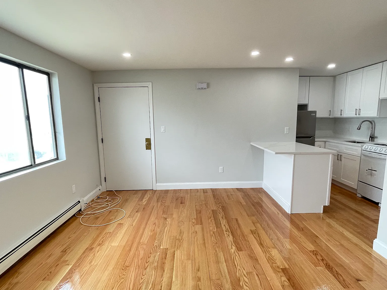 23 Claremont Ave — Photo 2