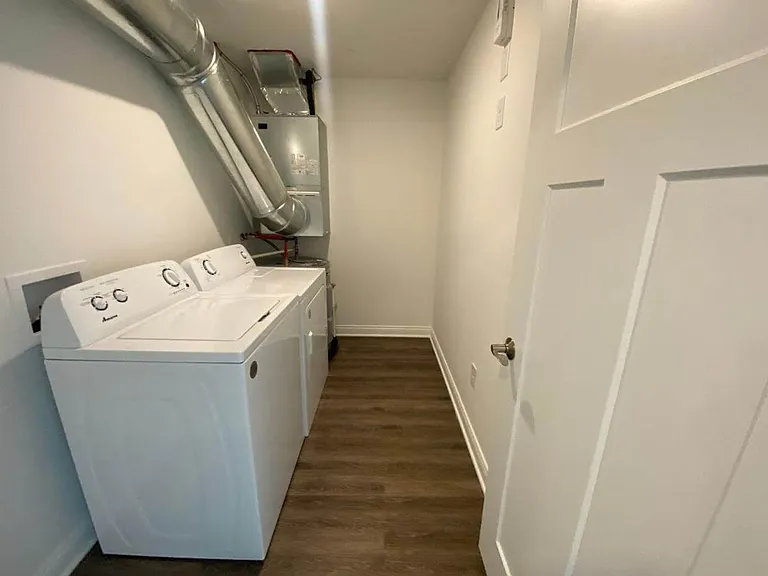 Amelia Place Apartments — Photo 15