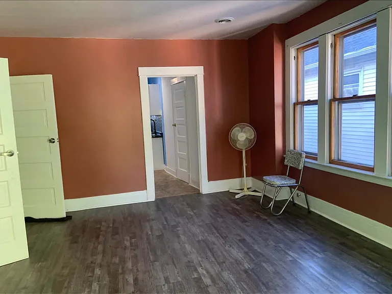 82 Rejtan St #2 — Photo 1