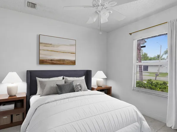 8230 SW 4th Place, North Lauderdale, FL 33068