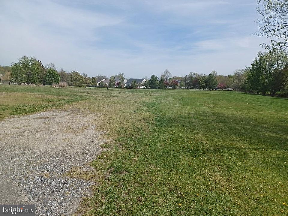 2nd image of 460 Elmwood Rd N