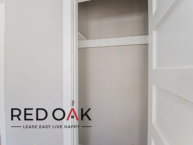 424 E 20th St #428 — Photo 10