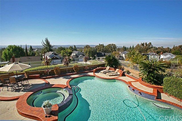 Awesome pool and spectacular view!