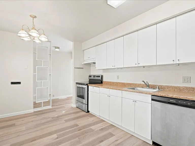 5121 Earls Ct — Photo 8