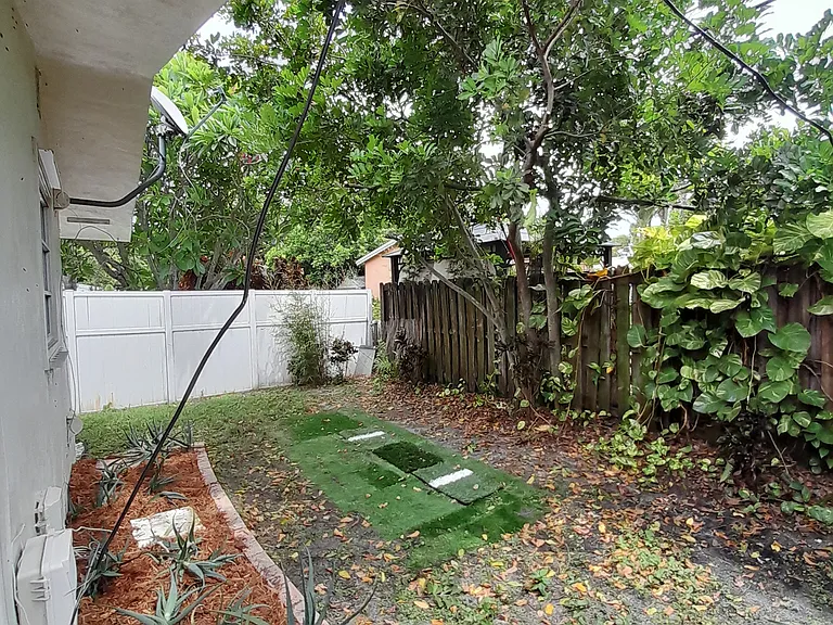730 NW 37th St — Photo 6