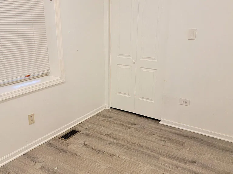 3121 S Lowe Ave #1R — Photo 6