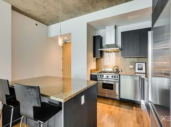 5th image of 600 N Fairbanks Ct Unit 1604