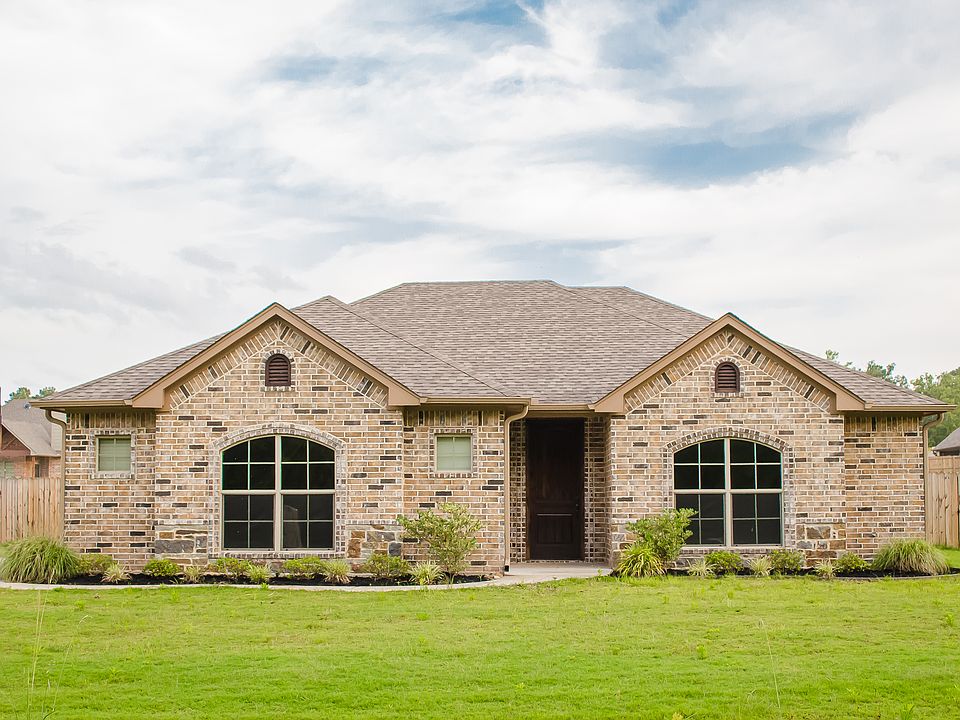 1st image of 286 Karabeth Ln