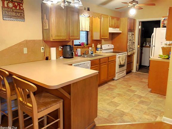 5th image of 713 Reynolds Dr