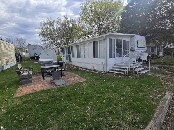 10001 E Goodall Rd, Durand, MI 48429