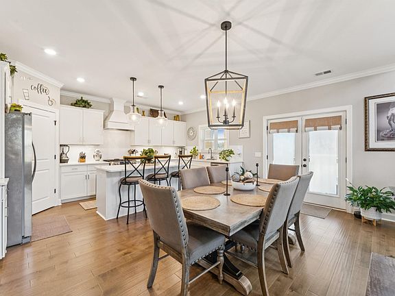 4th image of 135 Macdonald Ct