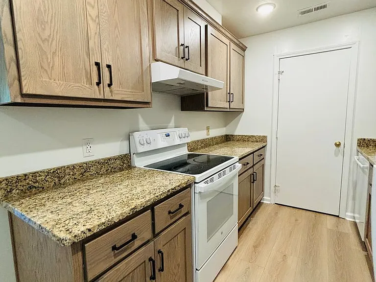 927AB - 410 Houston St. - DM — Photo 93
