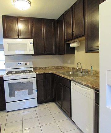4th image of 7495 Cumberland Dr