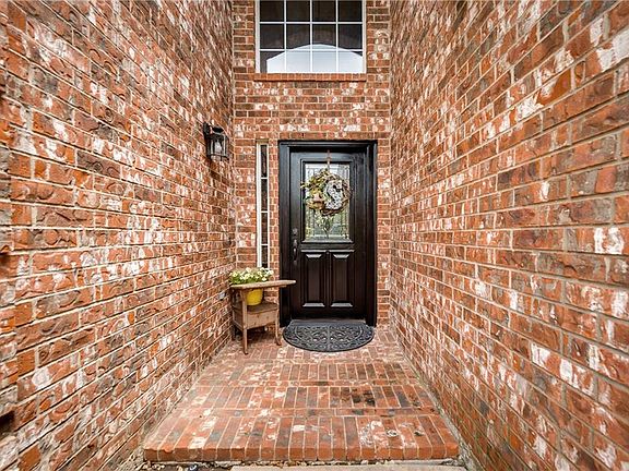 4th image of 3412 Heathcliff Dr