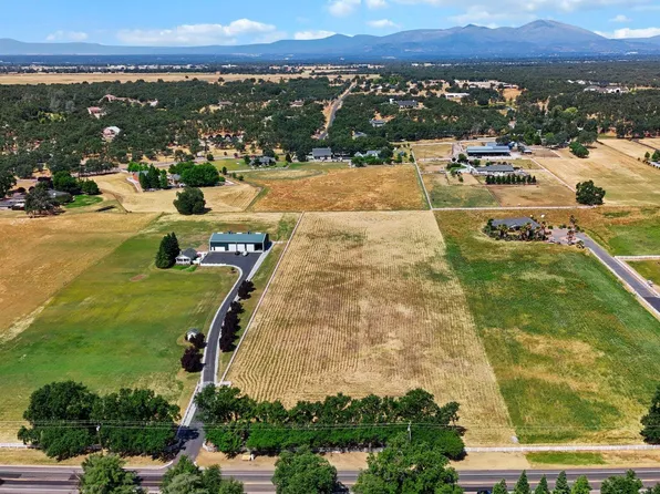 Deschutes Rd, Palo Cedro, CA 96073
