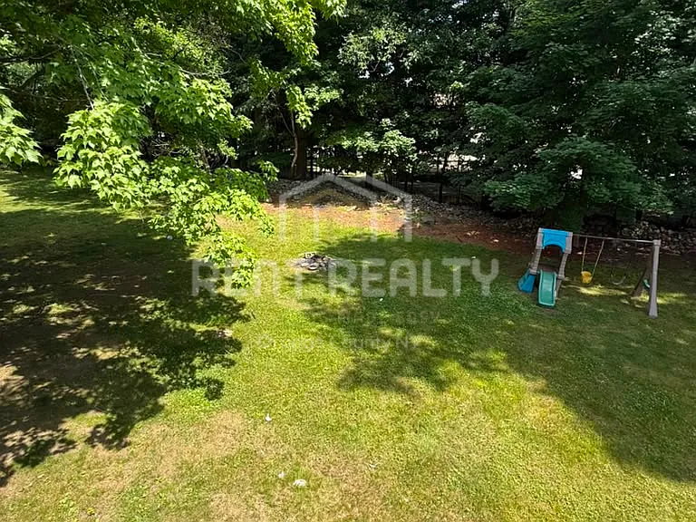 12 Round Lake Ave — Photo 15