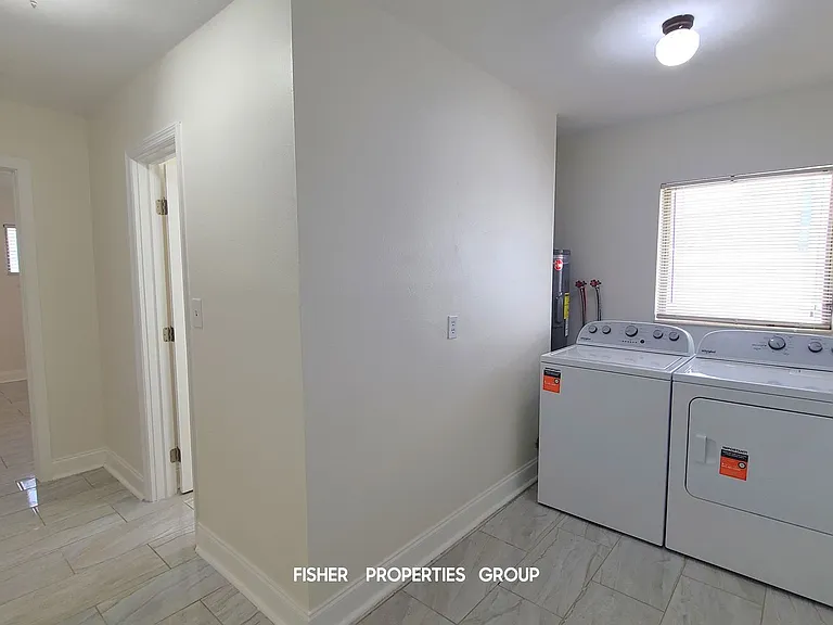 621 Riviera Dr — Photo 25