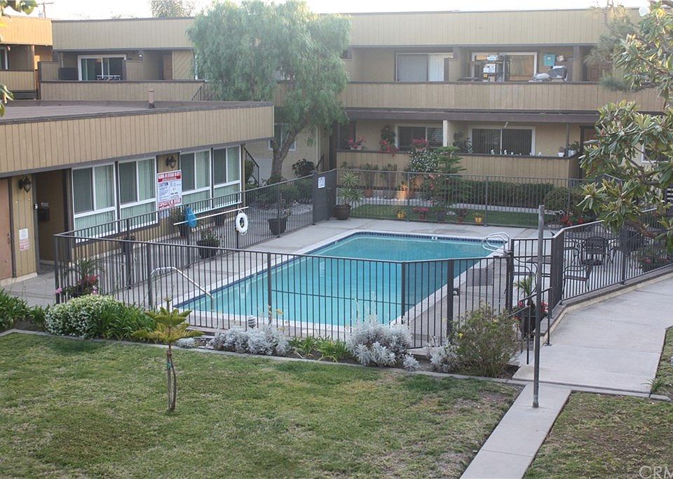 1st image of 434 W 223rd St Unit 211