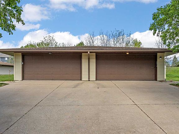 2nd image of 2414 Walden Ct