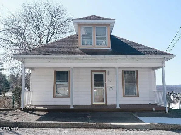 1018 E Cameron St, Shamokin, PA 17872