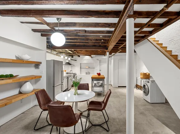 222 East 17th Street image 6 of 11