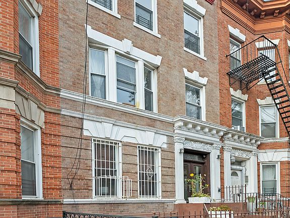 3rd image of 2536 Bedford Ave APT 3