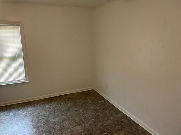 3rd image of 609 S Marietta St