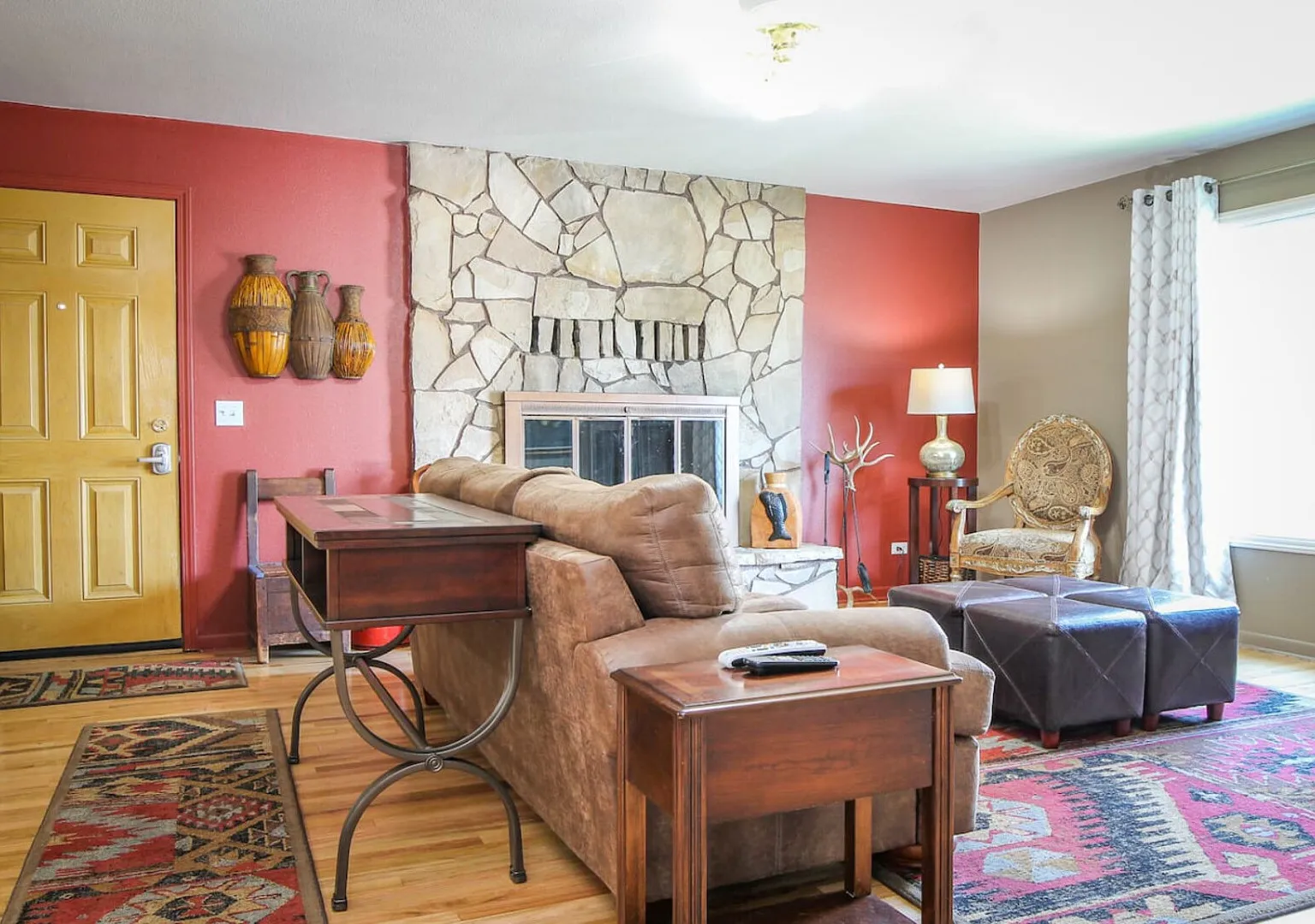 Downtown Bungalow — Photo 1