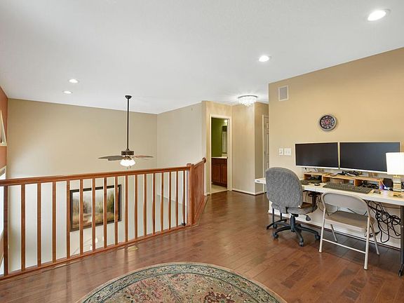4th image of 15567 Lilac Dr