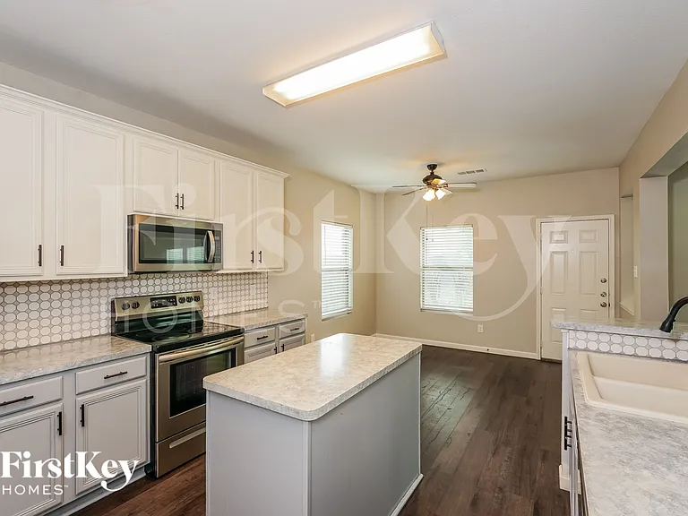 8057 Plateau Dr — Photo 9