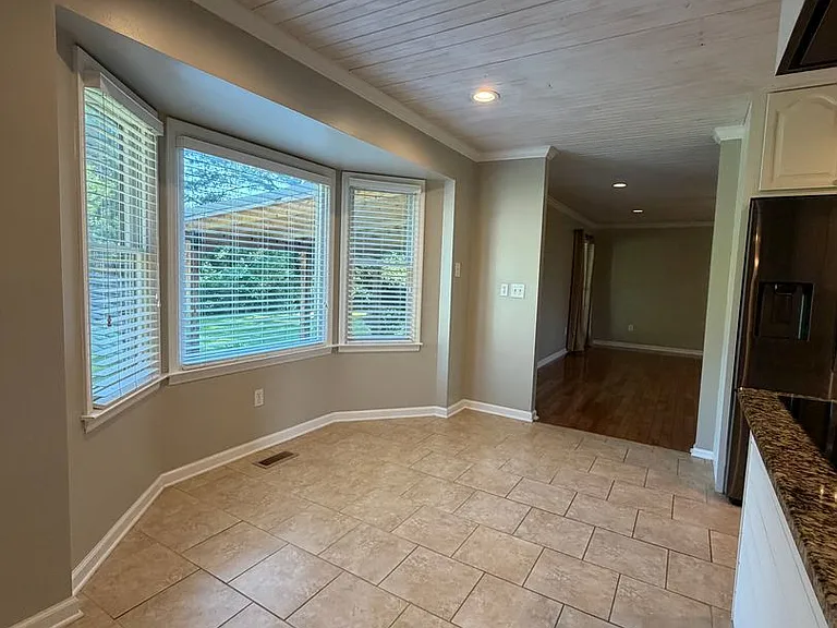125 Camp Ground Rd — Photo 16