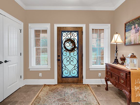 3rd image of 5765 Spring Creek Rd