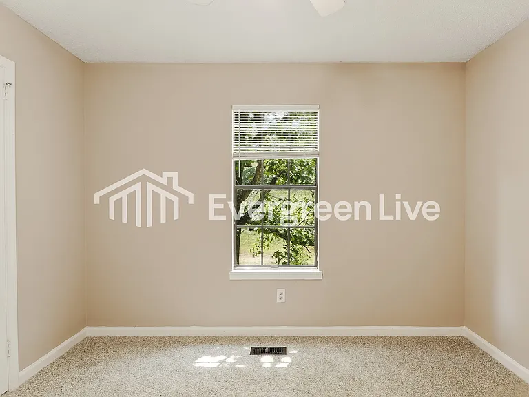 5246 Briarwood Cir — Photo 11