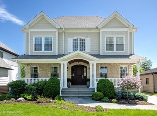 19 Gilbert Ave, Clarendon Hills, IL 60514