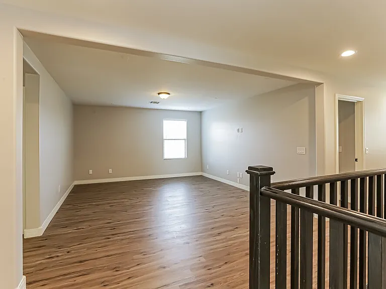 4819 W Saint Anne Ave — Photo 8