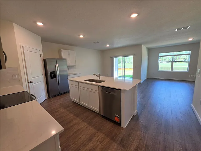 1009 Champion Ridge Dr — Photo 4