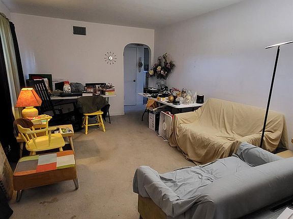 3rd image of 6919 Olcott Ave