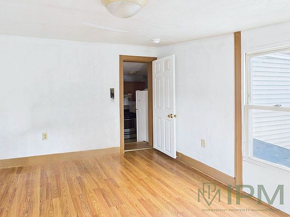 4th image of 594 W King St #2