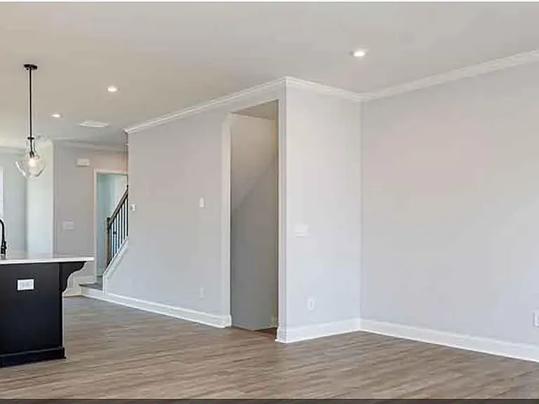 813 Cameron Trl — Photo 11