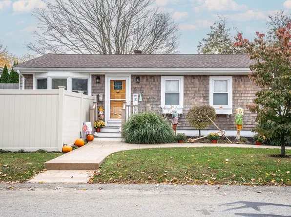 6 Pontiac St, New Bedford, MA 02745
